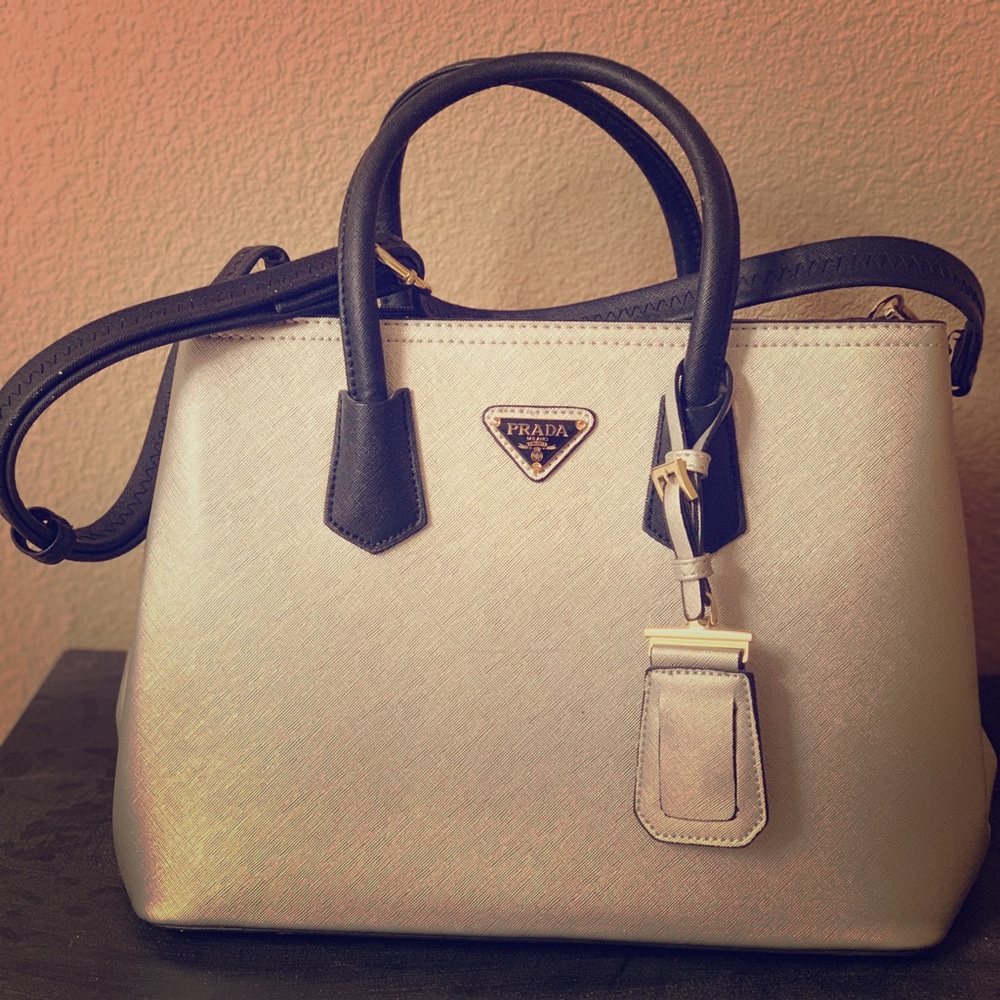 Prada bag (non-authentic)